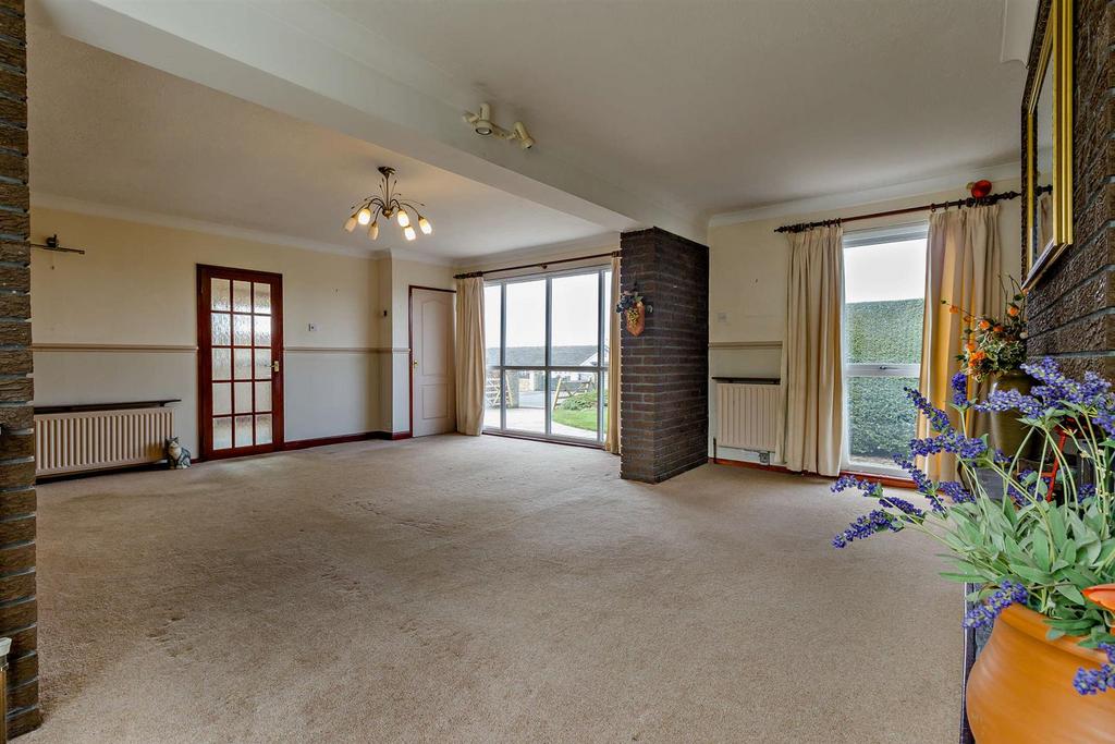 Lounge/dining room