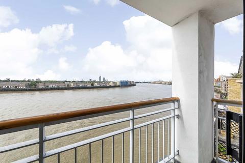 3 bedroom flat for sale, Narrow Street, London E14