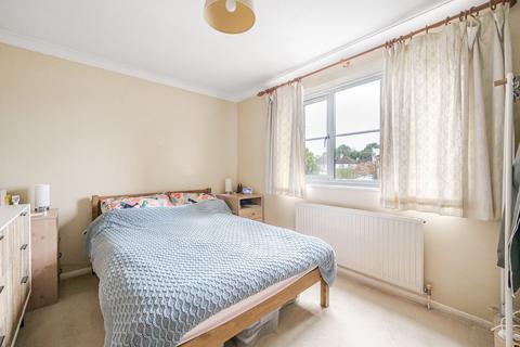 1 bedroom flat for sale, Yeomanry Close, Epsom KT17