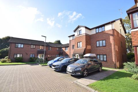 1 bedroom flat for sale, Yeomanry Close, Epsom KT17