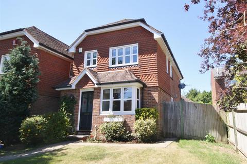 3 bedroom detached house to rent, 11 Walker PlaceIghthamKent