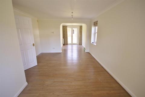 3 bedroom detached house to rent, 11 Walker PlaceIghthamKent