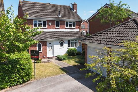 16 Thornton Close, Rufford, Ormskirk, L40 1UW
