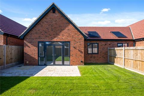 2 bedroom bungalow for sale, Burton Cove, Caister-on-Sea, Norfolk, NR30