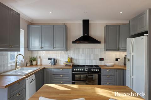6 Bank End, Margaretting, Ingatestone, CM4 9JH