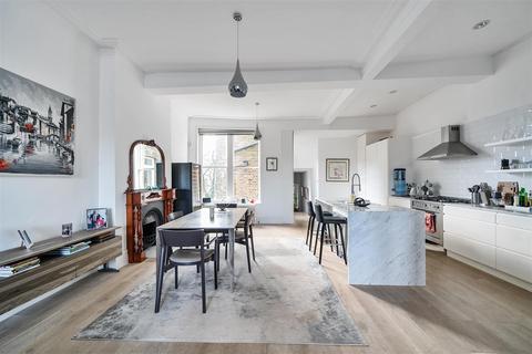 4 bedroom flat for sale, Frognal, Hampstead, NW3