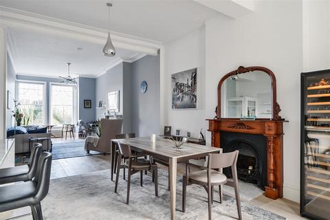 4 bedroom flat for sale, Frognal, Hampstead, NW3