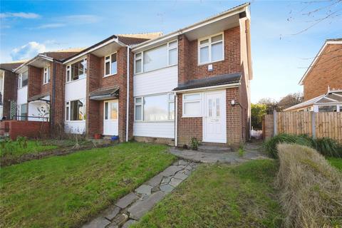 3 bedroom end of terrace house for sale, Wingrave Crescent, Brentwood, Essex, CM14