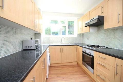 3 bedroom end of terrace house for sale, Wingrave Crescent, Brentwood, Essex, CM14