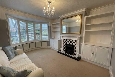 4 bedroom semi-detached house to rent, Garths End, Pocklington