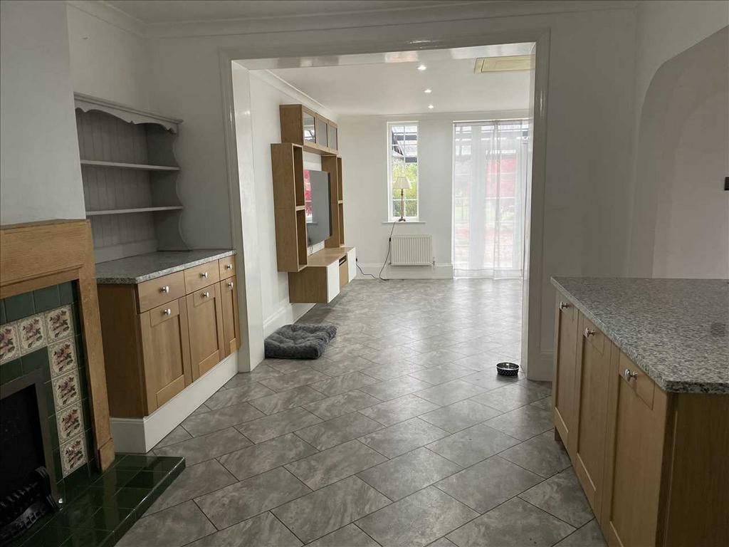Dining kitchen