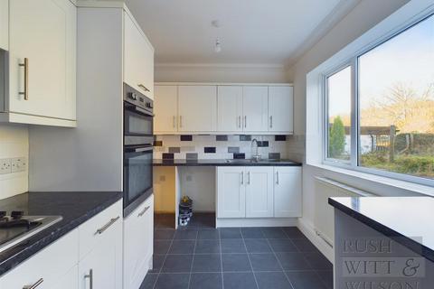 4 bedroom detached house for sale, Ochiltree Road, Hastings