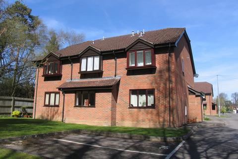 1 bedroom apartment for sale, St Michaels Close, Fleet, GU51