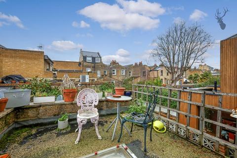 3 bedroom end of terrace house for sale, Driffield Road, E3