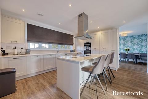 37 Farriers Way, Bulphan, Upminster, RM14 3EB