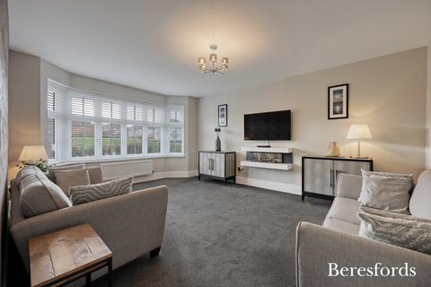 37 Farriers Way, Bulphan, Upminster, RM14 3EB