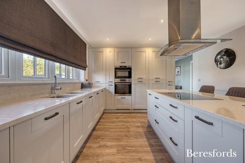 37 Farriers Way, Bulphan, Upminster, RM14 3EB