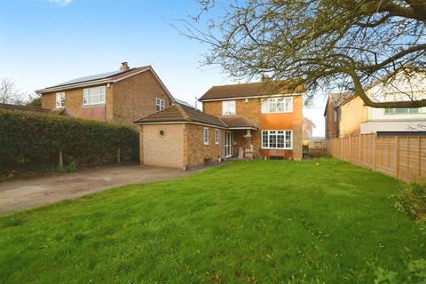 4 bedroom detached house to rent, Meggitt Lane, Winteringham