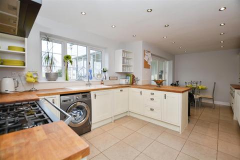 4 bedroom detached house to rent, Meggitt Lane, Winteringham