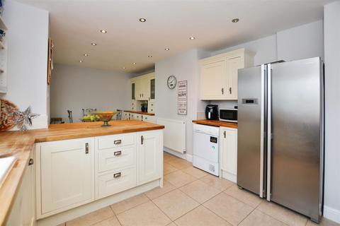 4 bedroom detached house to rent, Meggitt Lane, Winteringham