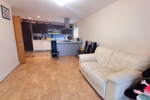 2 bedroom flat to rent, Perrymans Farm Road, Ilford IG2