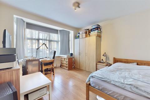 5 bedroom end of terrace house for sale, Allendale Road, Greenford, UB6