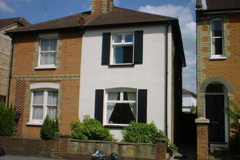 2 bedroom semi-detached house to rent, Guildford GU1