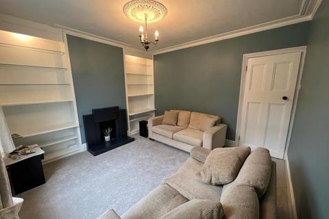 2 bedroom semi-detached house to rent, Guildford GU1