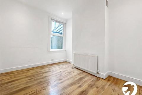 2 bedroom flat to rent, Plumstead Common Road, London, SE18