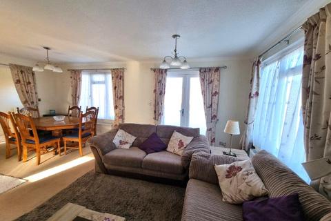 2 bedroom lodge for sale, Straight Road, East Bergholt, CO7