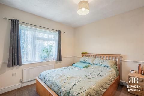 39 Tufter Road, Chigwell, IG7 4EB