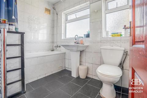 39 Tufter Road, Chigwell, IG7 4EB