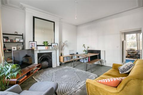 2 bedroom apartment to rent, Carleton Road, N7