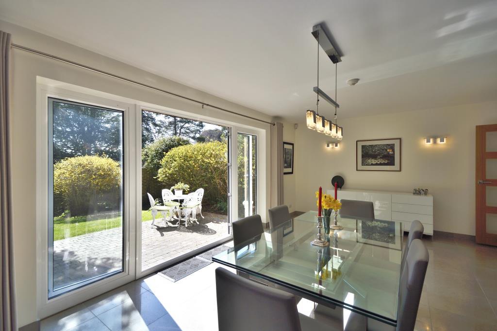 08 3 Tudor Close (2) l