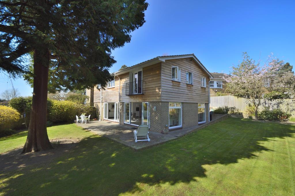 26 3 Tudor Close (2) l