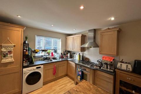 undefined, 16 Bicknell Close, Guildford GU1