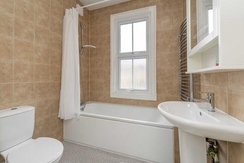 5a Hartington Road, Twickenham, TW1 3EL