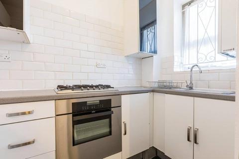 2 bedroom flat to rent, Devitt House, Wades Place, Poplar, London, E14