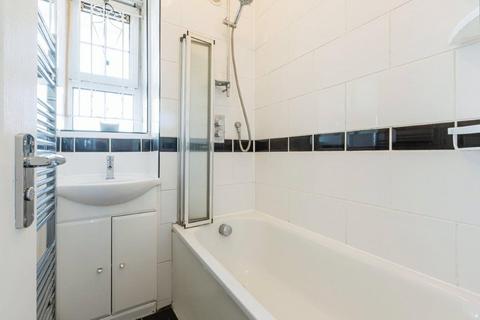 2 bedroom flat to rent, Devitt House, Wades Place, Poplar, London, E14