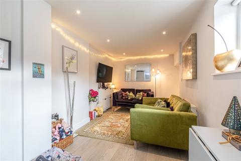 2 bedroom flat for sale, London Street, Surrey KT16