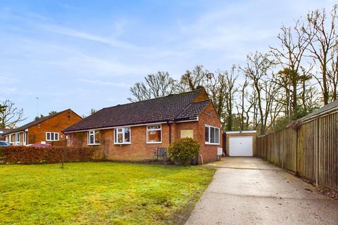 2 bedroom semi-detached bungalow for sale, Wellington Avenue, Whitehill, Bordon, Hampshire, GU35