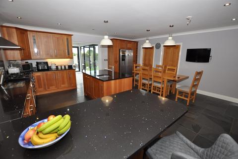 4 bedroom house for sale, Clos Y Myrtwydd, Nantgaredig, Carmarthen