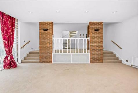 5 bedroom house to rent, Spurgeon Road, London SE19