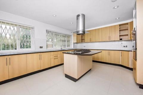 5 bedroom house to rent, Spurgeon Road, London SE19