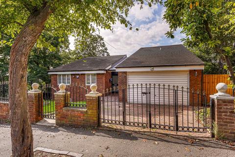 5 bedroom house to rent, Spurgeon Road, London SE19