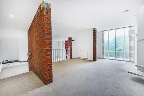 5 bedroom house to rent, Spurgeon Road, London SE19