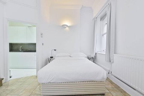 Studio to rent, Mandeville Place, Marylebone, London, W1U