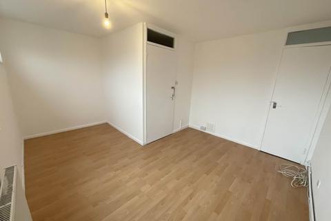 2 bedroom flat to rent, Buckingham Road, Stratford,