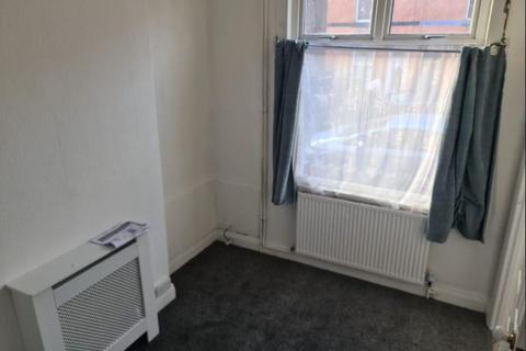 4 bedroom terraced house to rent, Monks Road, Coventry CV1