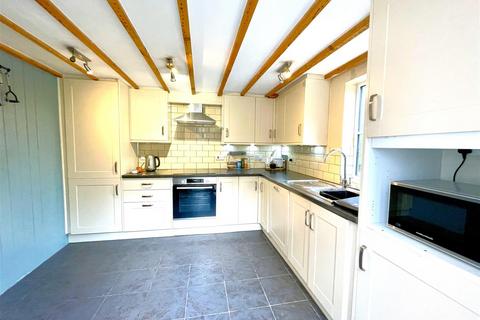 3 bedroom cottage for sale, Old North Road, Wansford, Peterborough